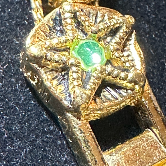 Avon vintage GRUNGE QUARTZ WATCH SLIDE CHARM BRACELET GOLD TONE- collectables - Picture 6 of 17